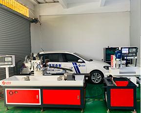 自动(dòng)钻孔机